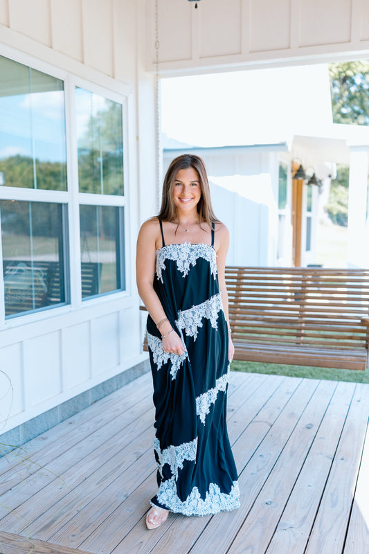 WHO WAS LACE MAXI DRESS