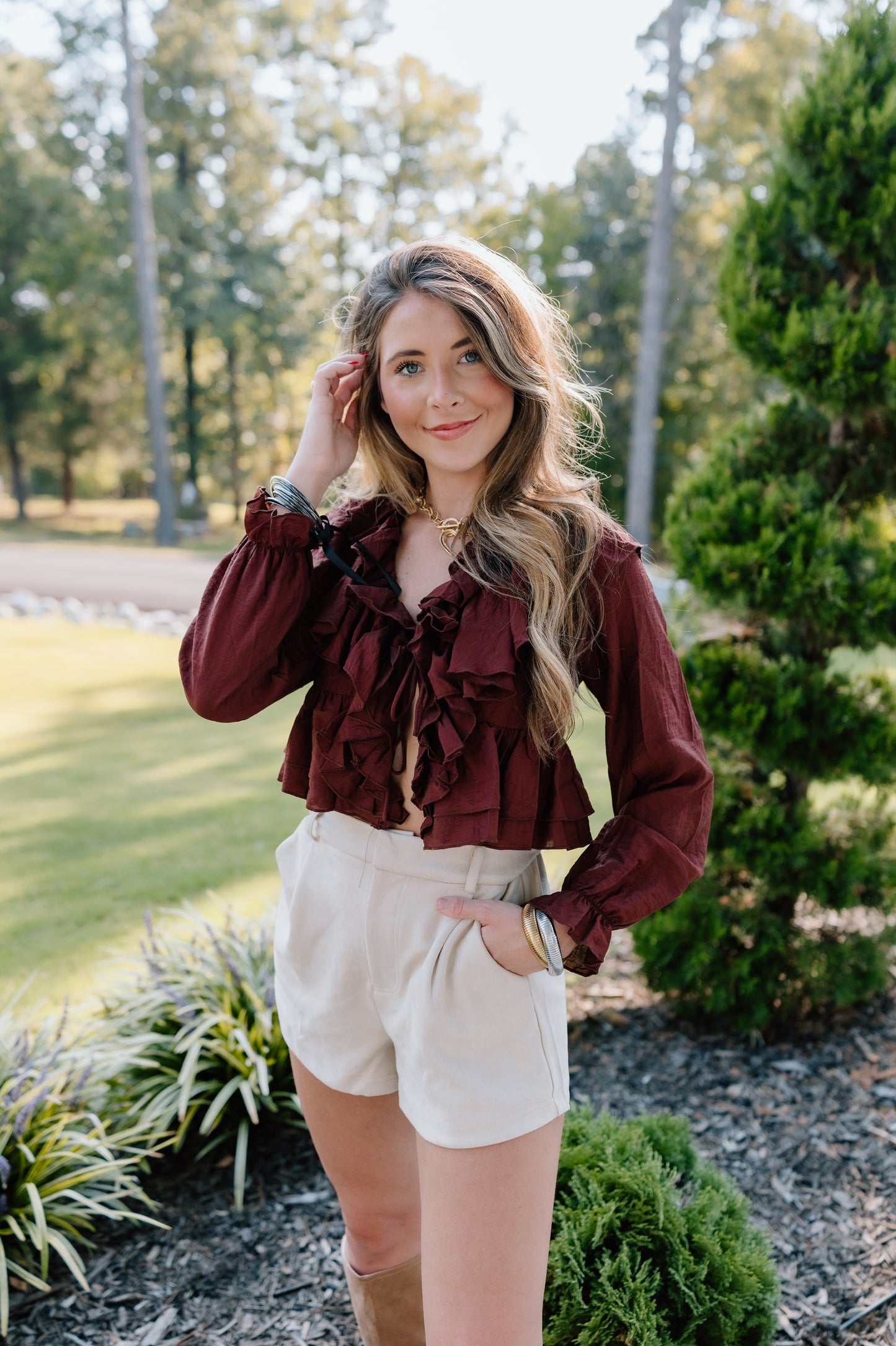 RUFFLE DETAIL CROPPED BLOUSE