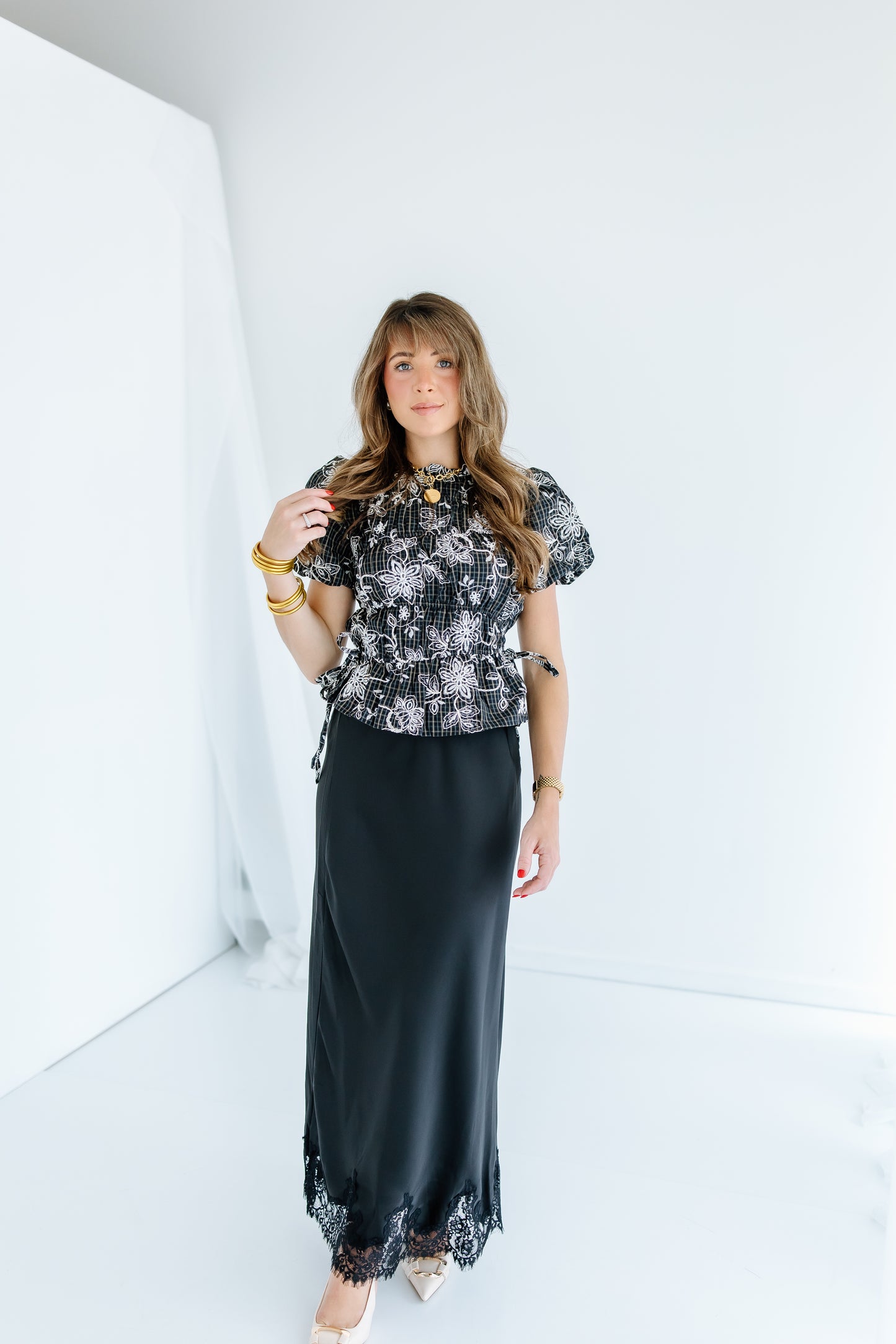 EVERY DAY EYELET PUFF SLEEVE TOP