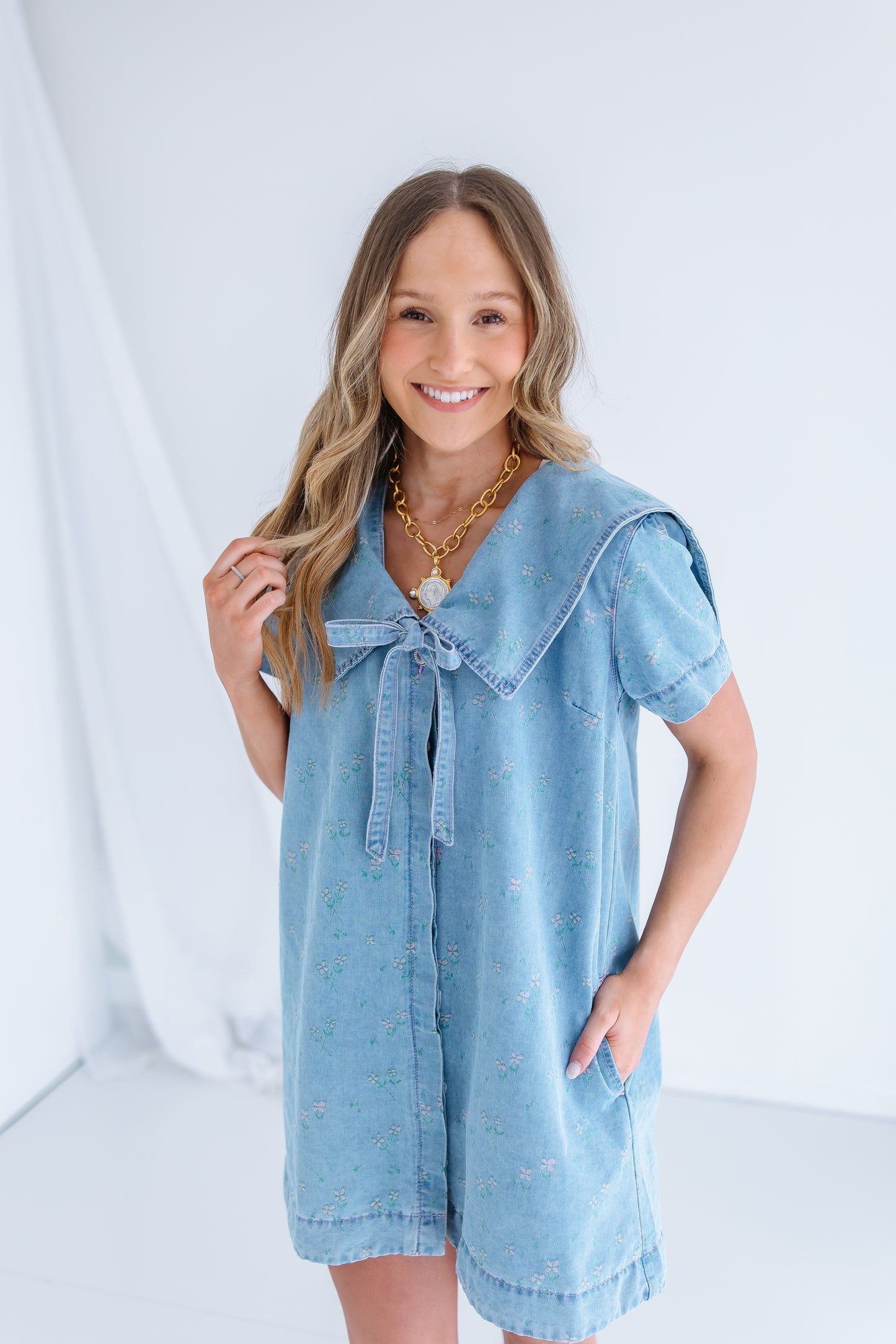 IN THE DETAILS FLORAL DENIM DRESS – Honey and Hope Boutique