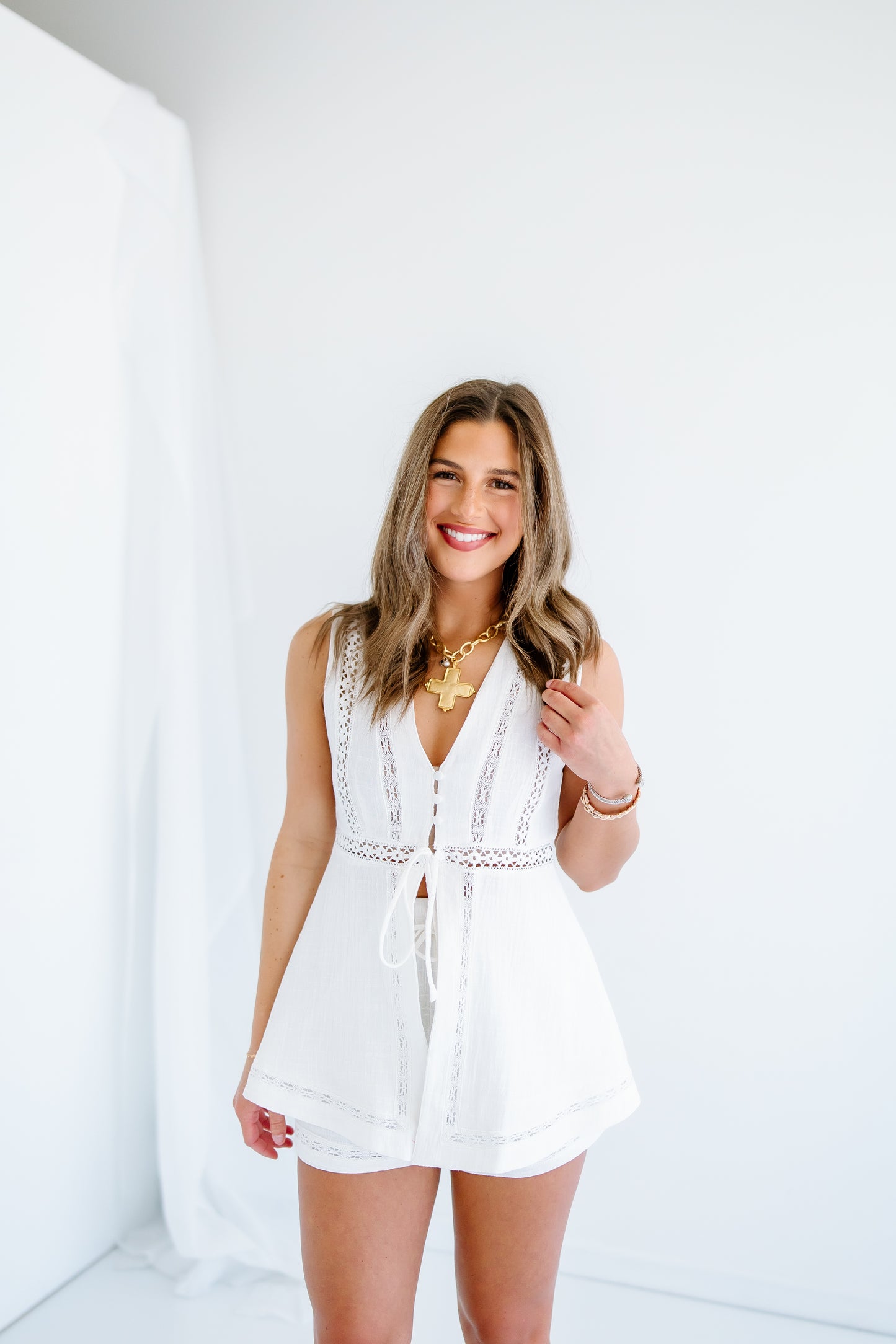WALK ON THE BEACH LACE SHORT SET - 2 COLORS