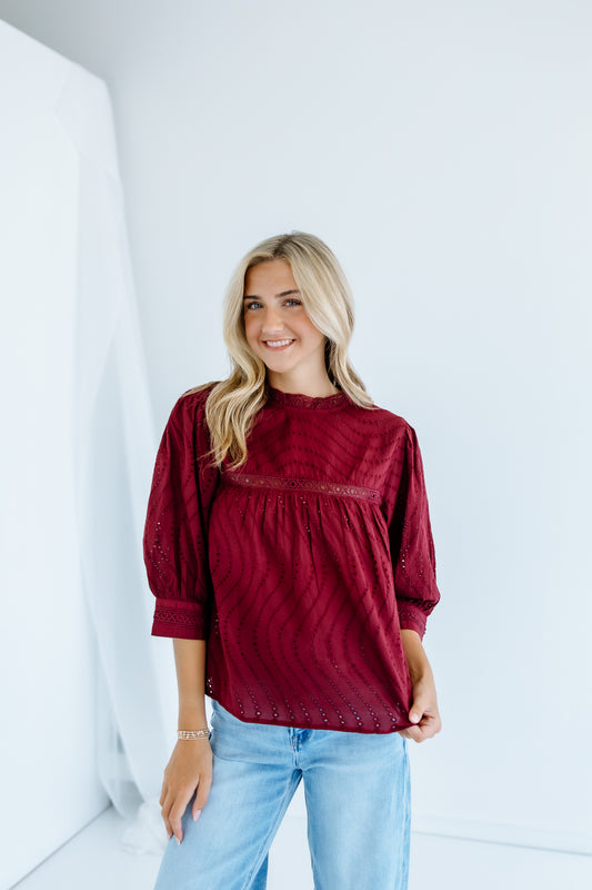 FLOWY CUT OUT TOP