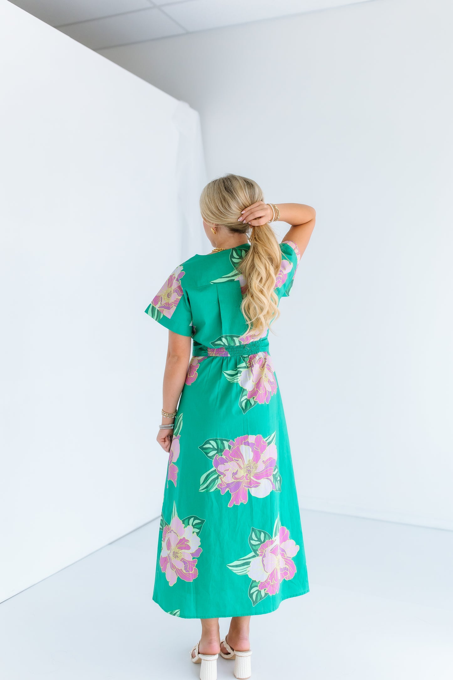 JUST A MINUTE FLORAL MIDI DRESS