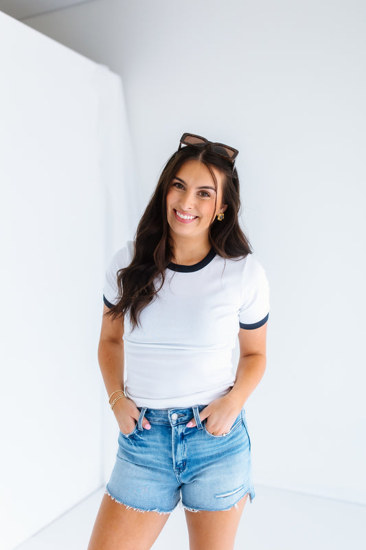 BASIC WHITE TEE TOP