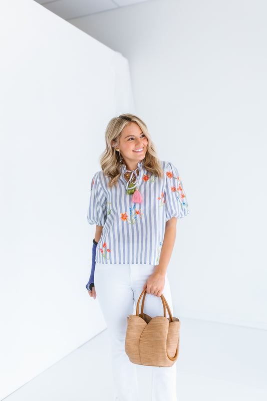 ALL THE DETAILS PUFF TOP