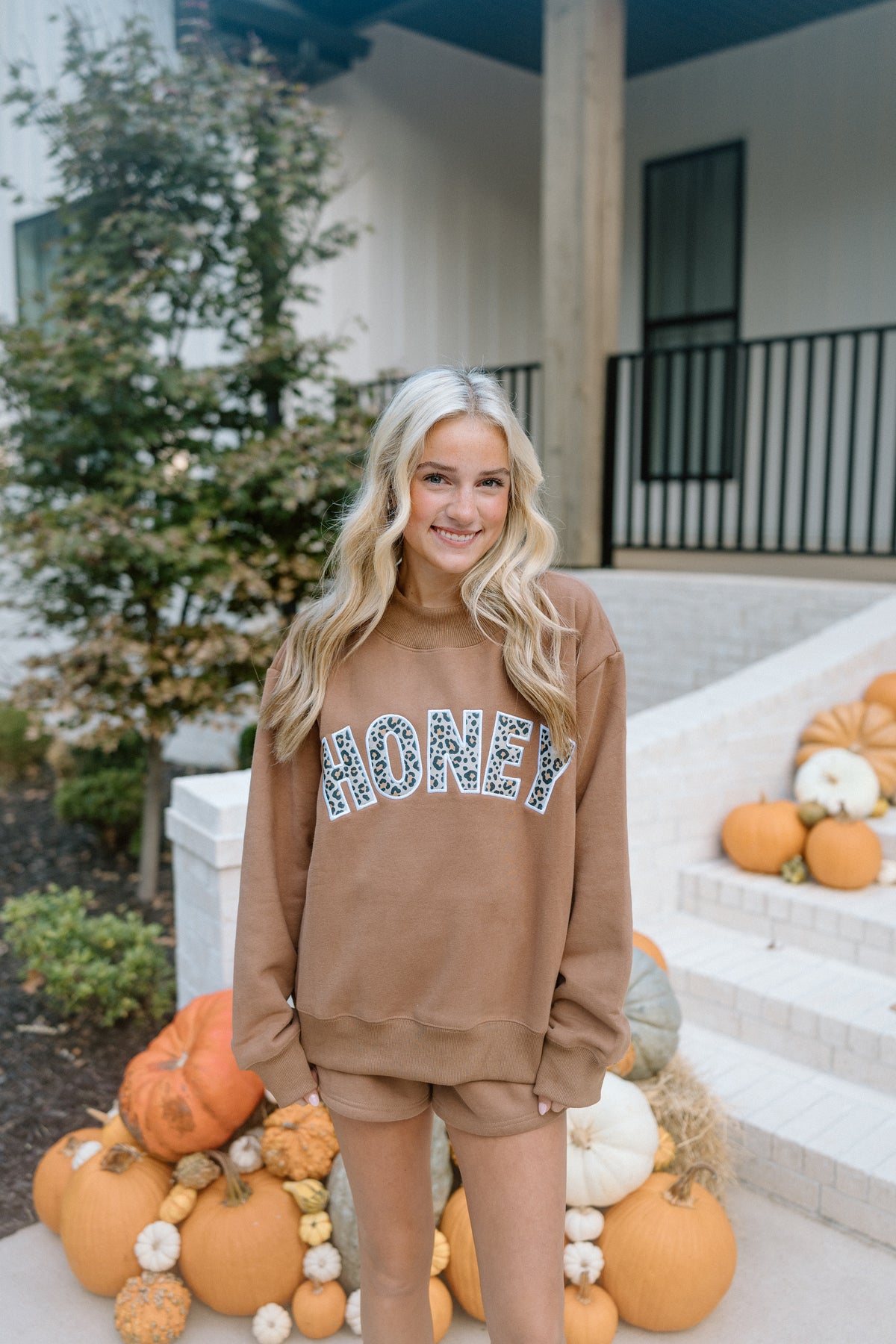 HONEY CHEETAH AND BROWN  MOCKNECK