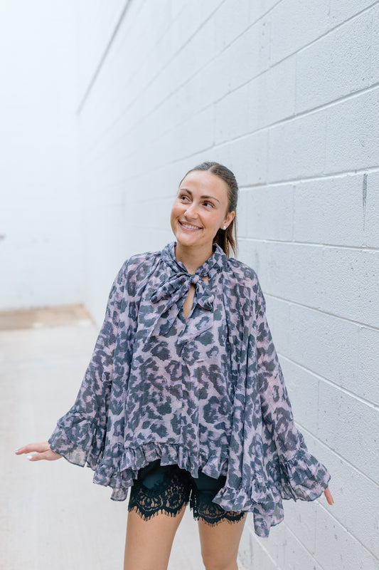 LEOPARD PRINT TIE RUFFLE TOP