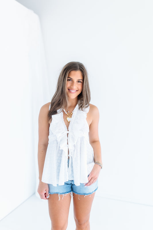 HIT THE BEACH EYELET TOP