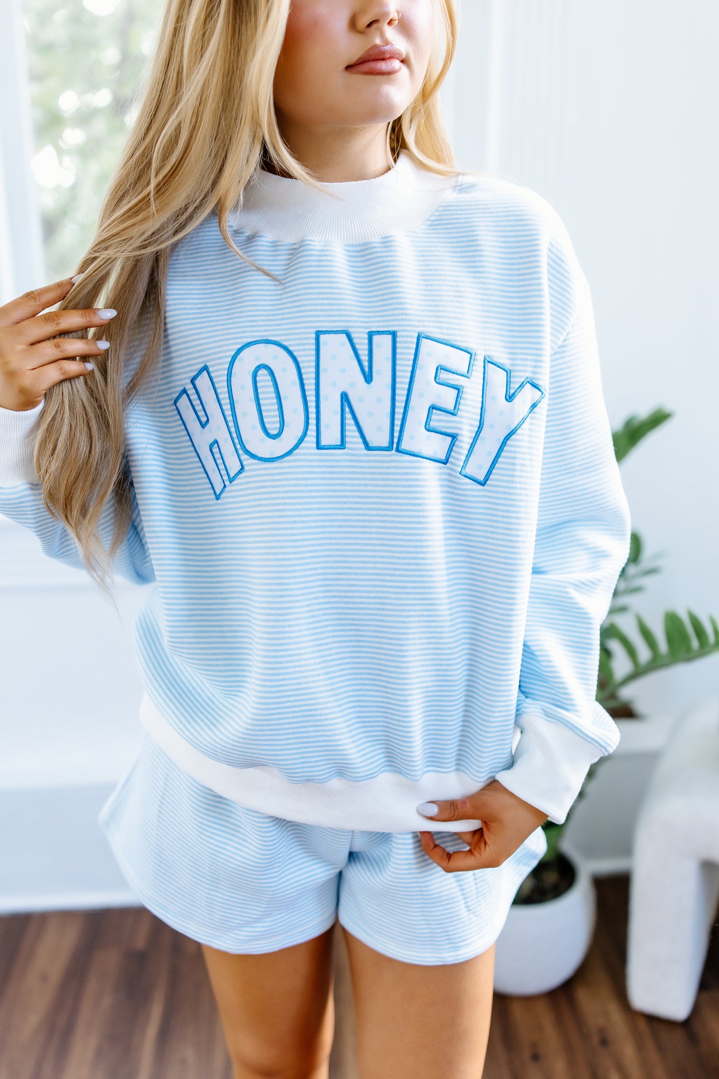 BLUE STRIPE AND DOTS HONEY MOCK NECK