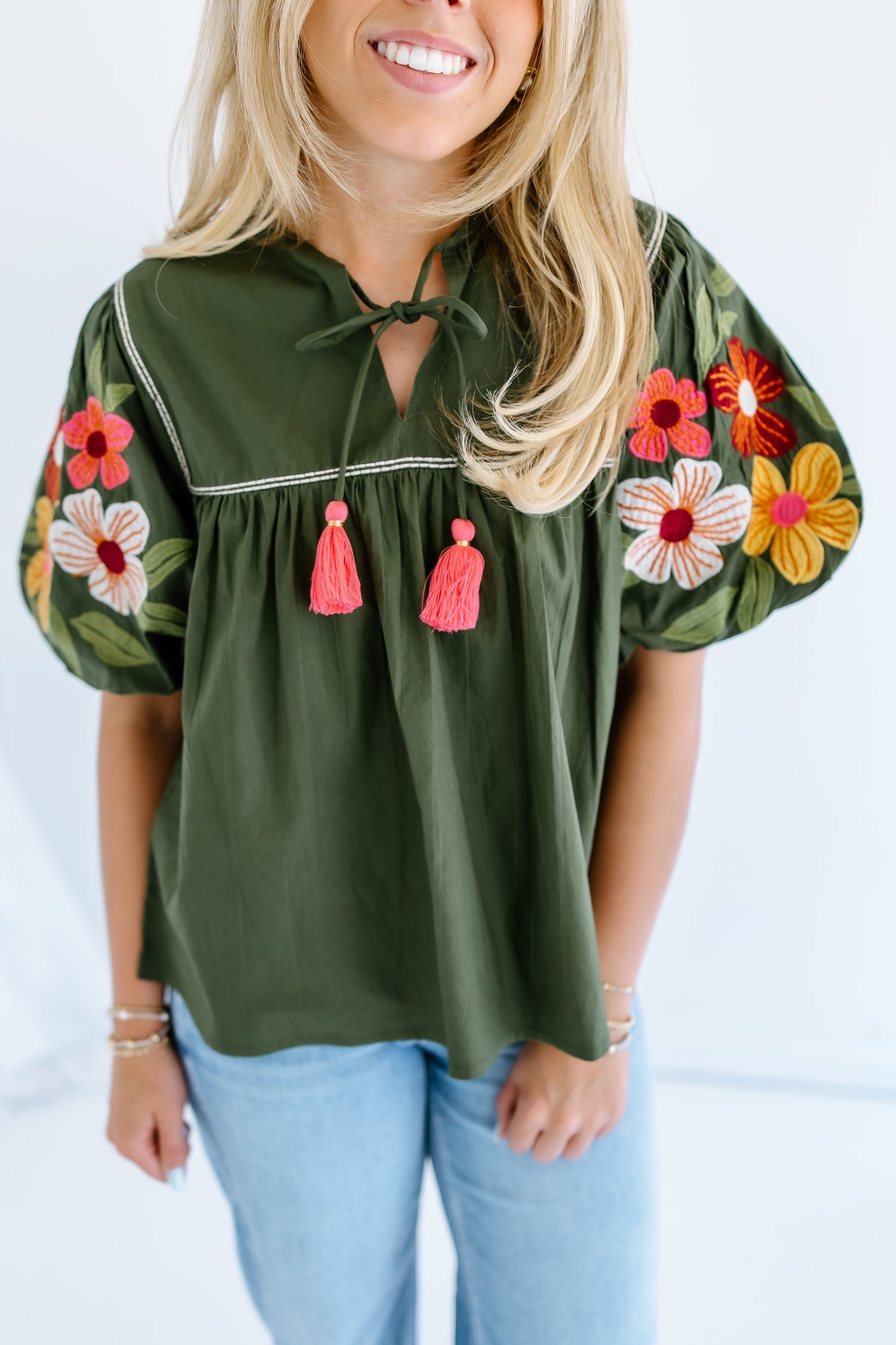 CLASSIC PUFF SLEEVE TOP