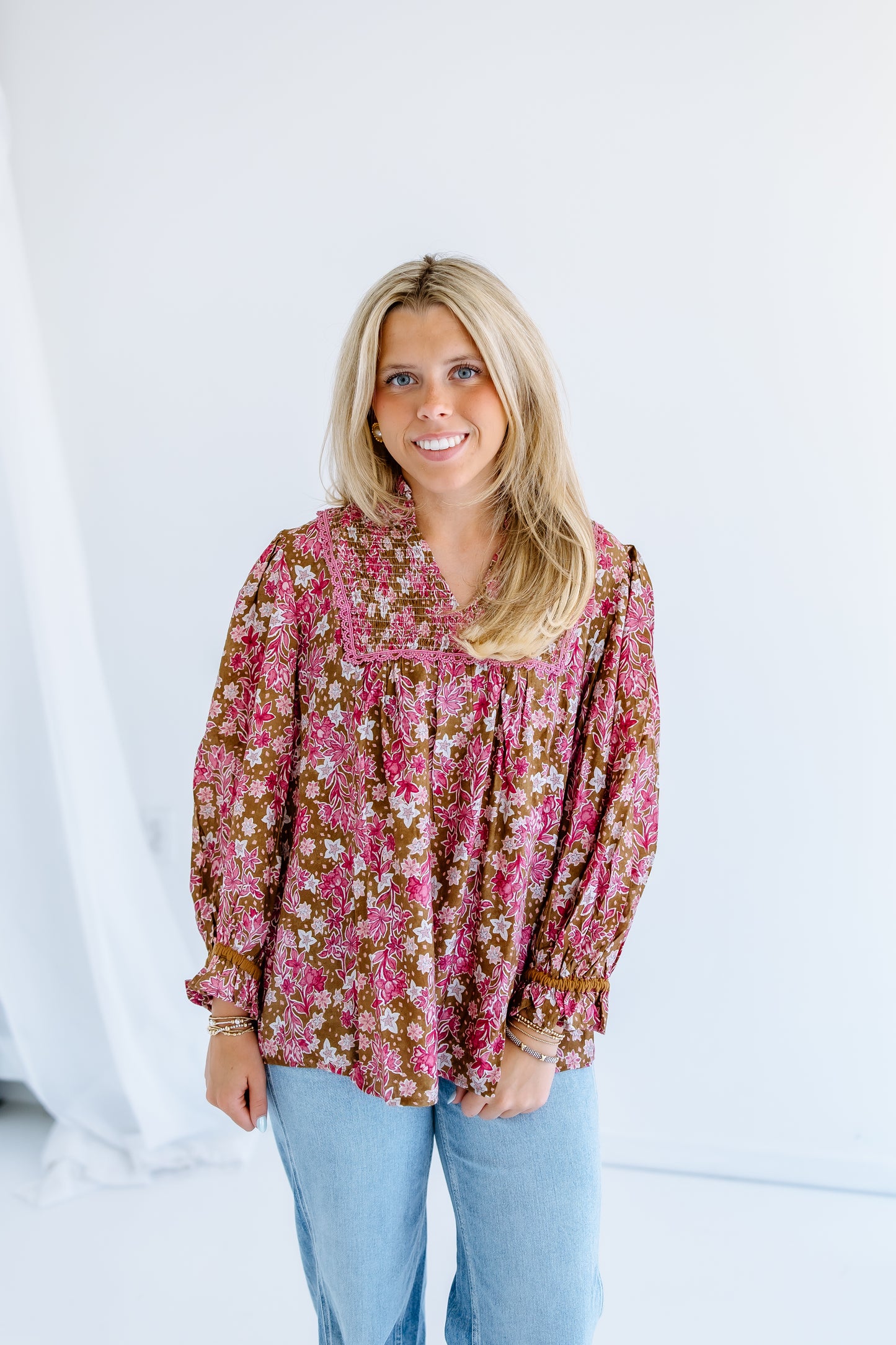FRILLS FLORAL LACE TRIM TOP
