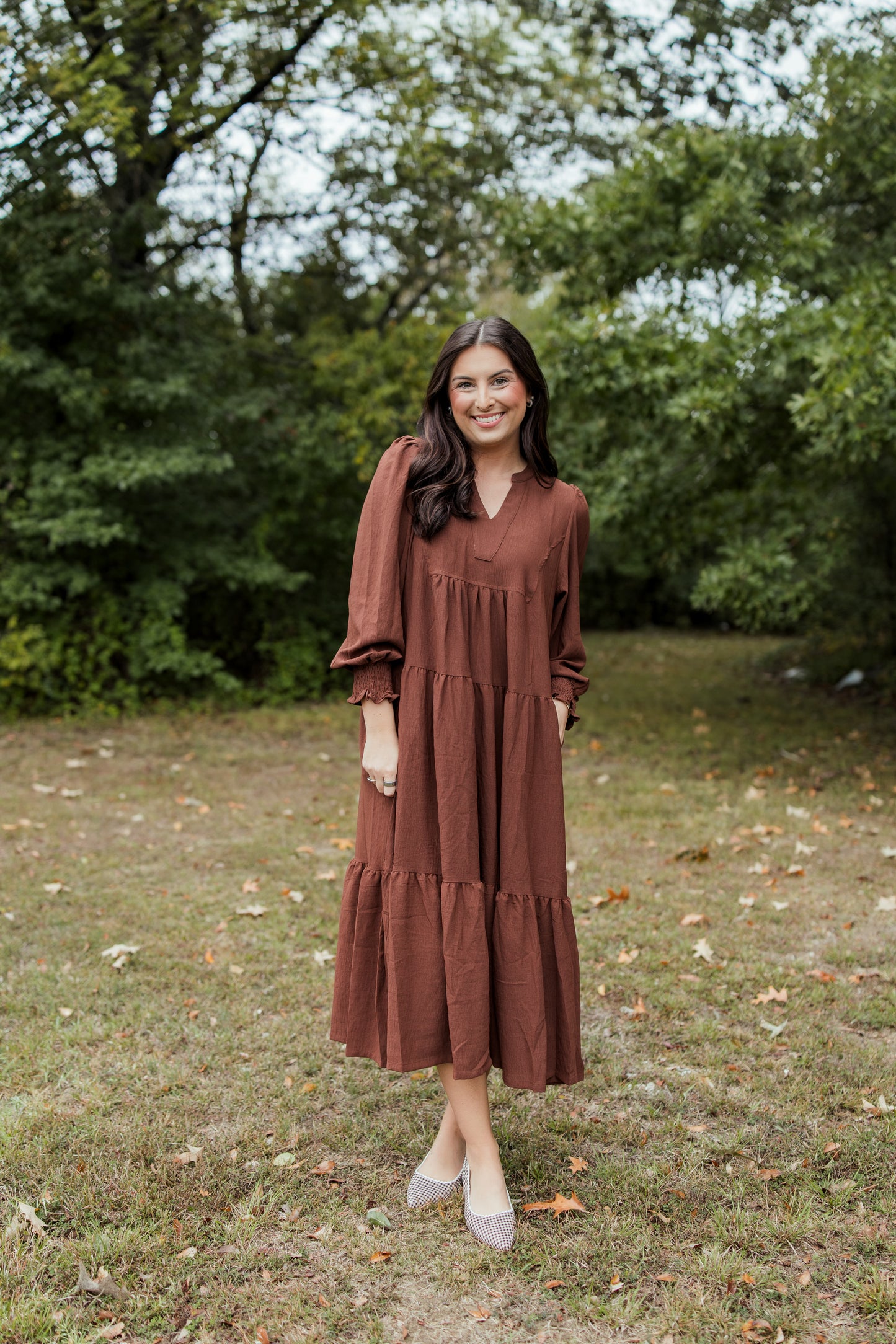 TIERED SMOCKED CUFF MIDI DRESS