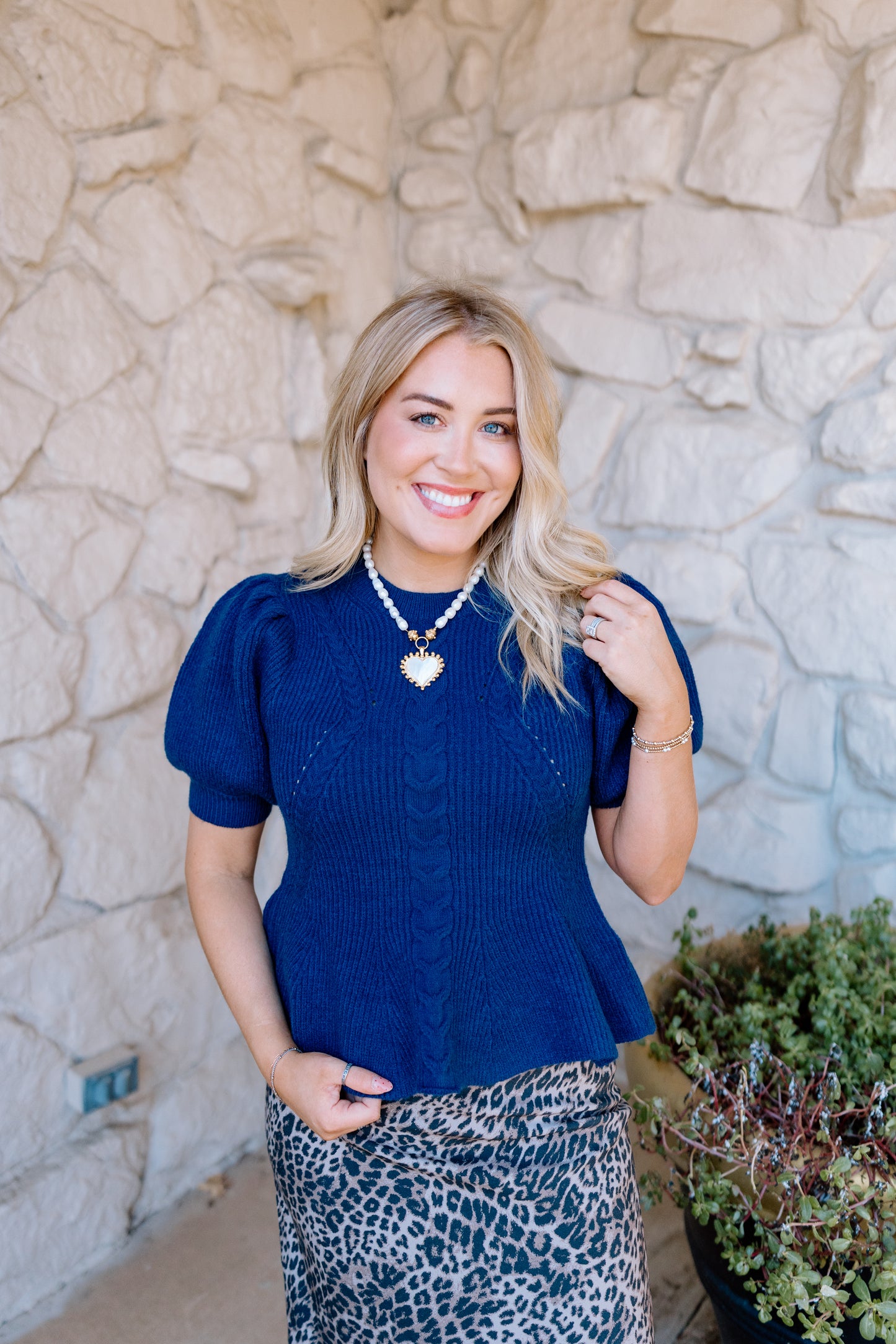 FLARED PUFF SLEEVE KNIT TOP