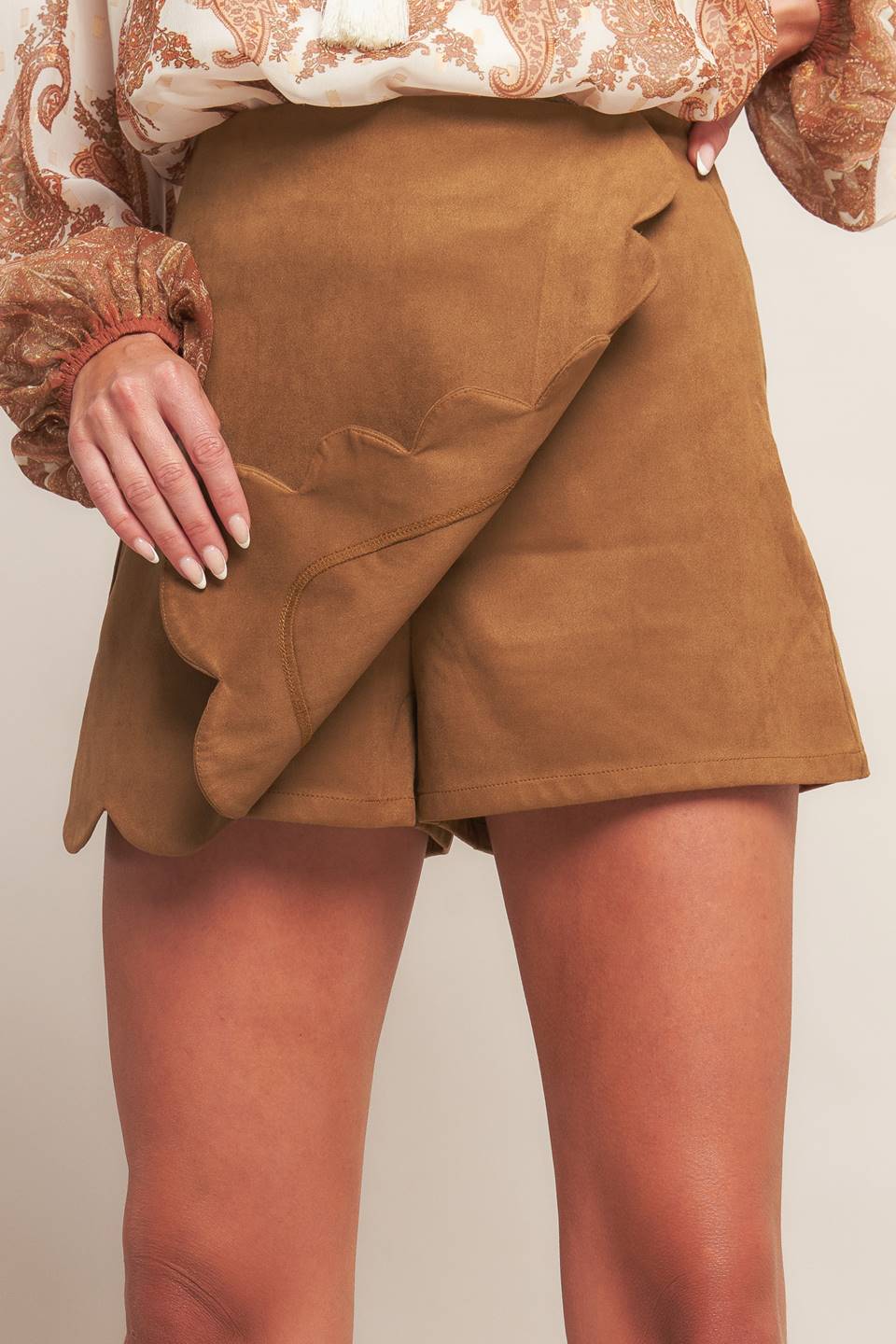 SCALLOP FAUX SUEDE SKORT