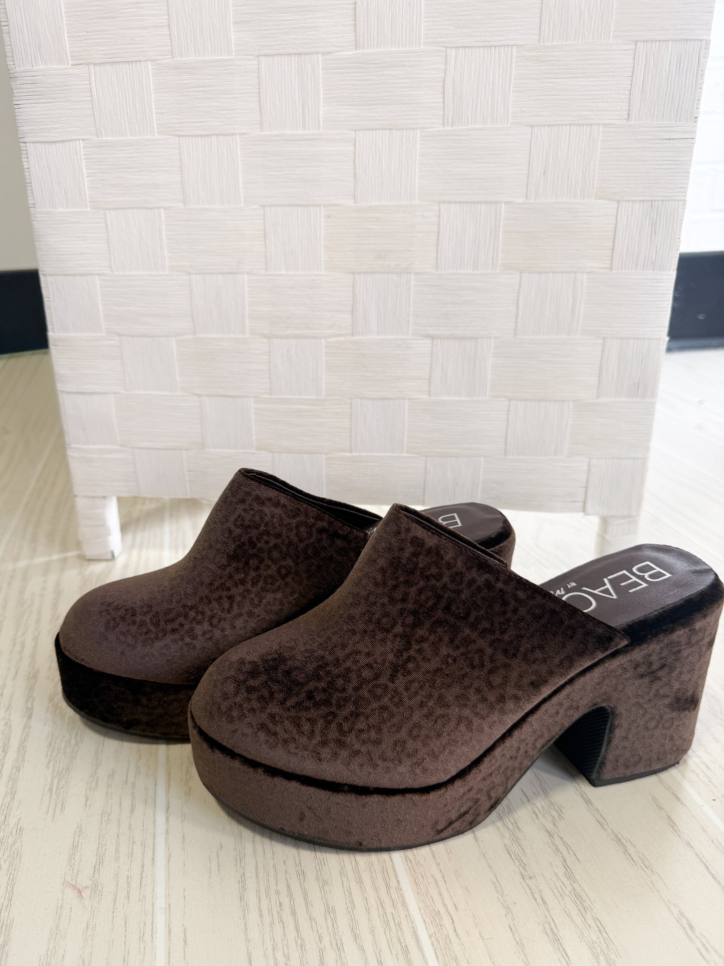 JAYDE CHOCOLATE CLOG HEELS
