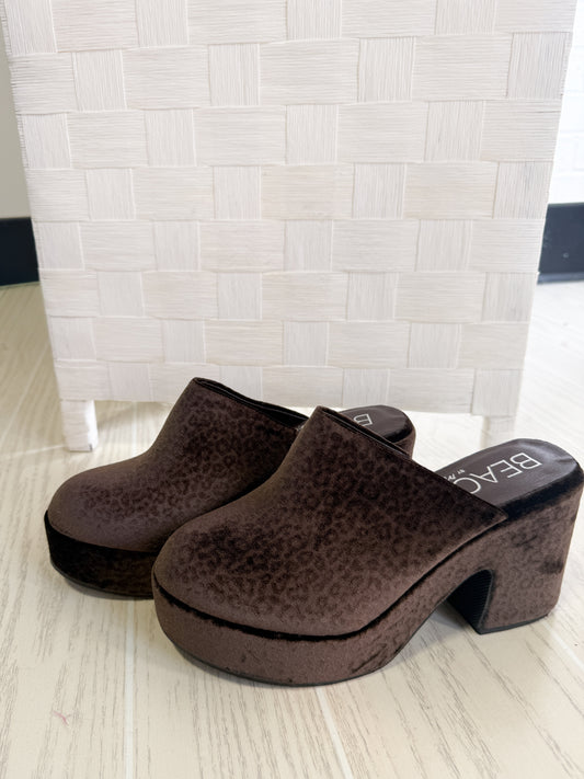 JAYDE CHOCOLATE CLOG HEELS