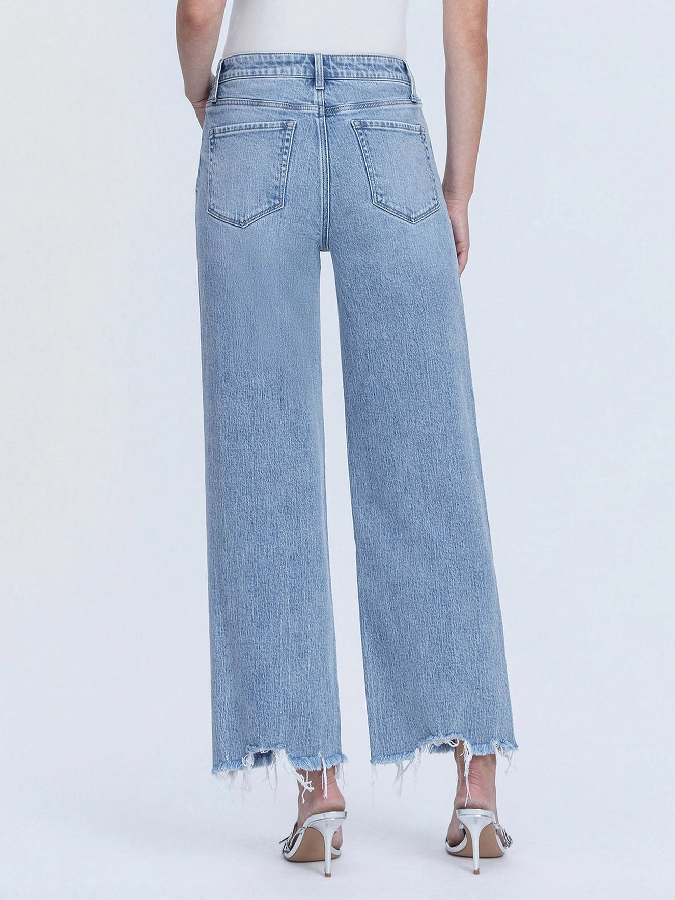 MID RISE FRAYED WIDE LEG JEANS