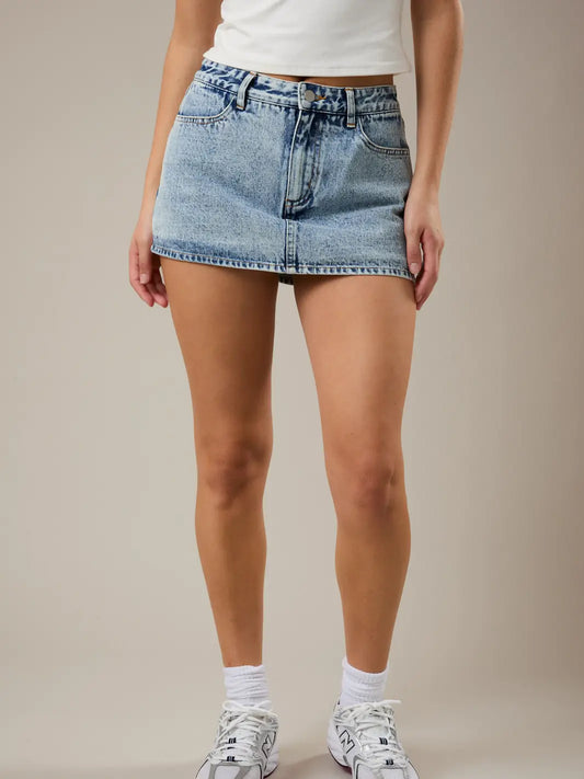 MID WAIST DENIM SKORT