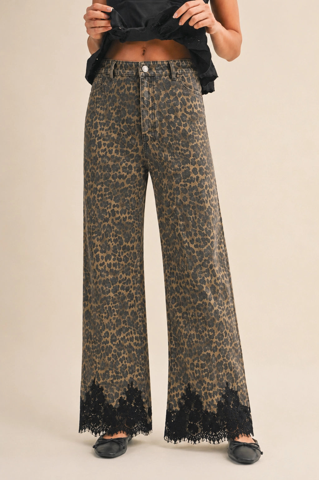 LEOPARD PRINT LACE HEM DENIM PANTS