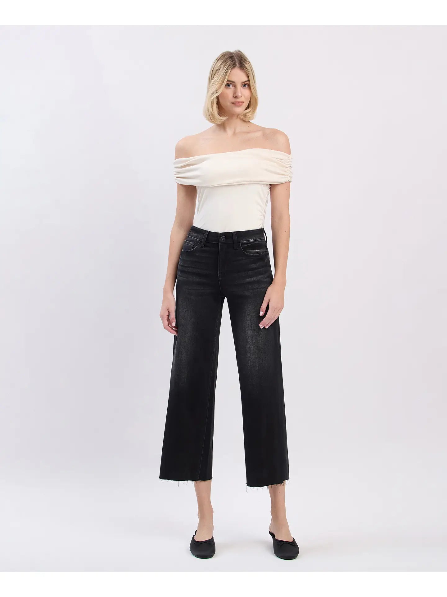 HIGH RISE CLEAN CUT CROP SLIM JEANS
